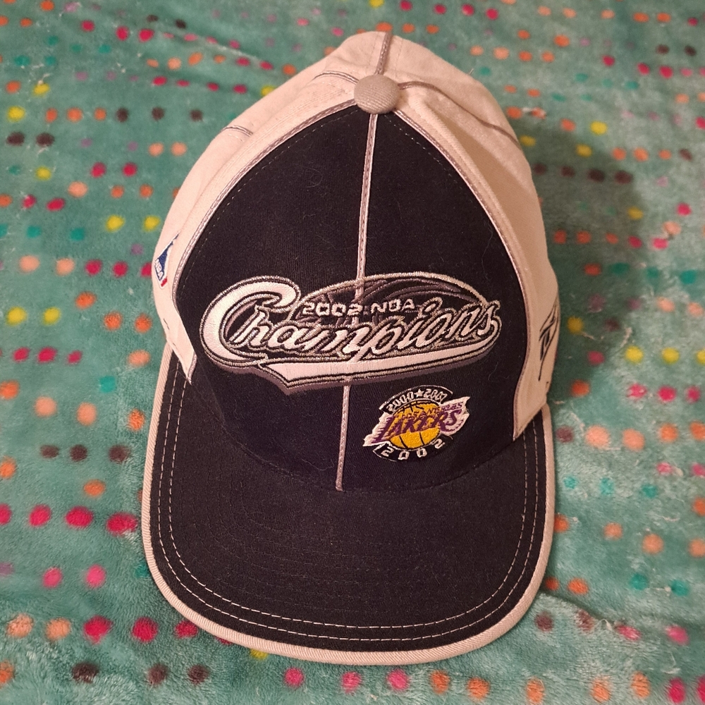 2002 NBA Champions Lakers Reebok hat. L/XL Great condition